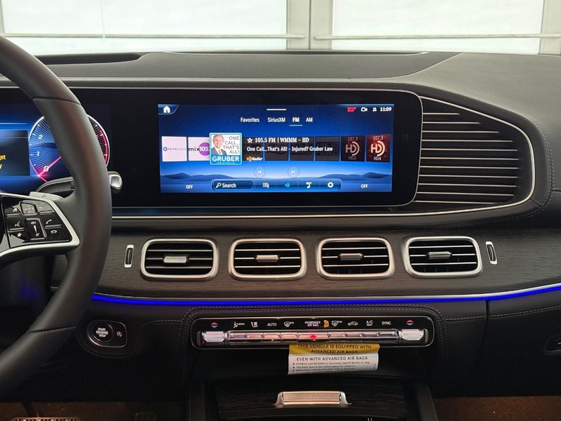 Mercedes-Benz GLE Vehicle Image 7