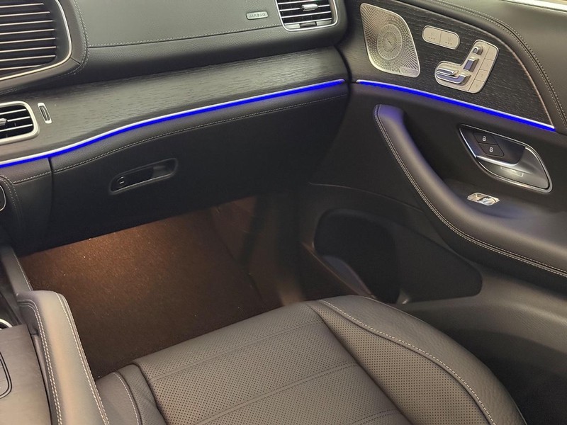 Mercedes-Benz GLE Vehicle Image 10