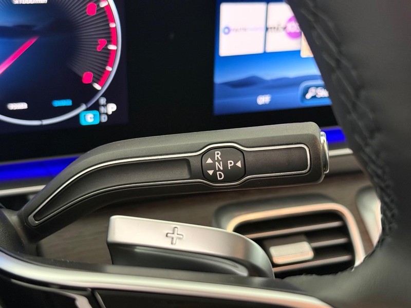 Mercedes-Benz GLE Vehicle Image 14