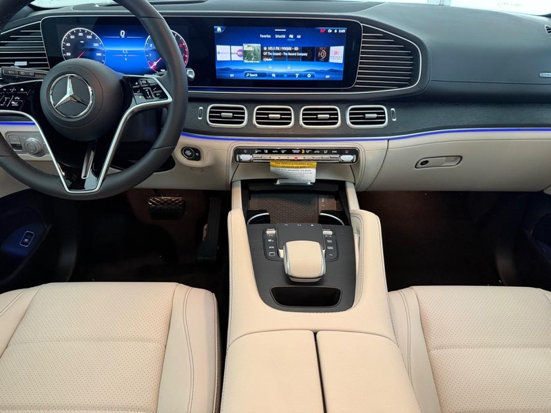 Mercedes-Benz GLE Vehicle Image 6