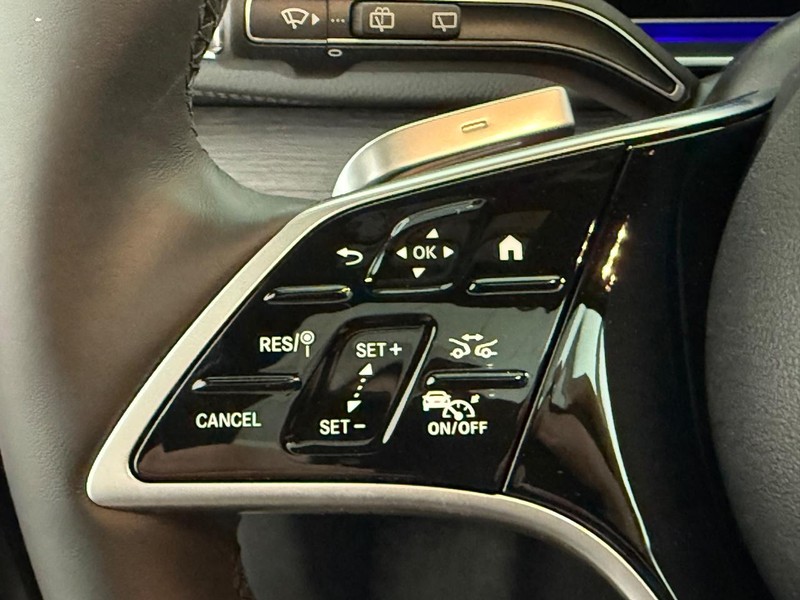 Mercedes-Benz GLE Vehicle Image 11