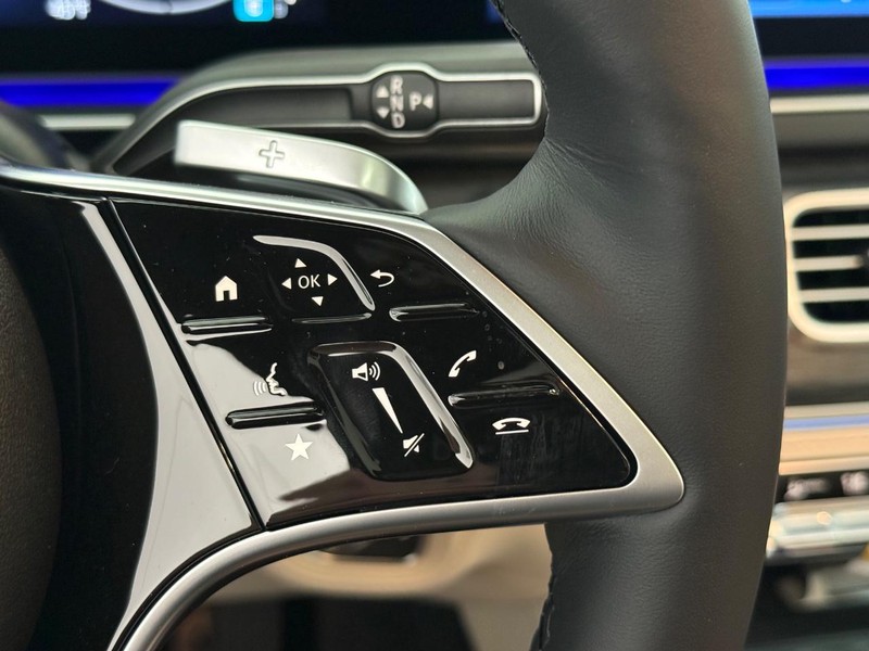 Mercedes-Benz GLE Vehicle Image 12