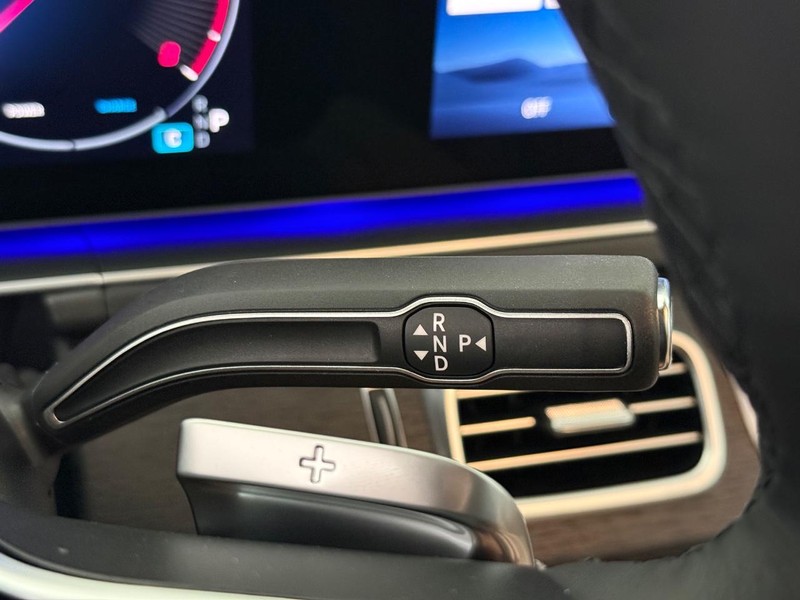 Mercedes-Benz GLE Vehicle Image 13