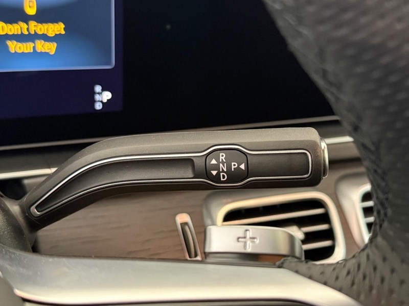 Mercedes-Benz GLS Vehicle Image 13