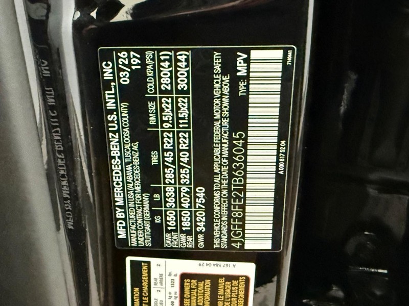 Mercedes-Benz GLS Vehicle Image 17