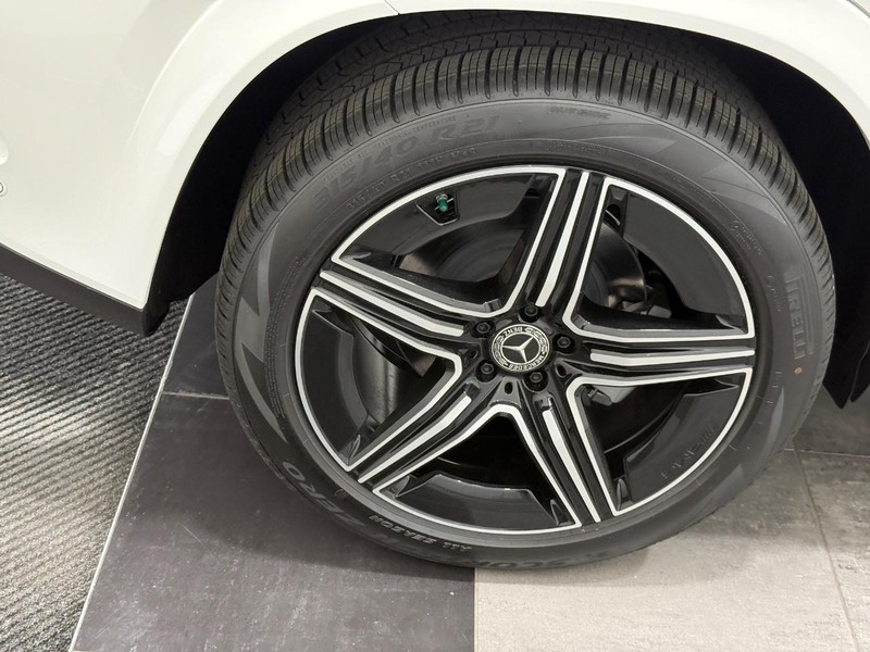 Mercedes-Benz GLE Vehicle Image 3