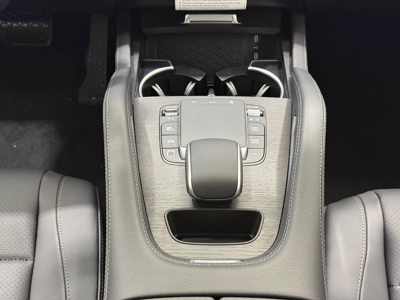 Mercedes-Benz GLE Vehicle Image 6