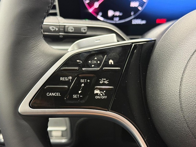 Mercedes-Benz GLE Vehicle Image 7