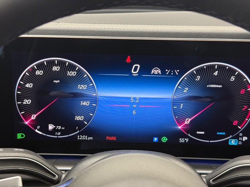 Mercedes-Benz GLE Vehicle Image 9