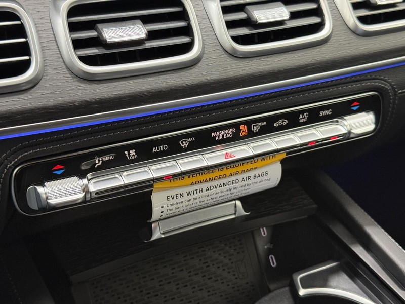 Mercedes-Benz GLE Vehicle Image 10