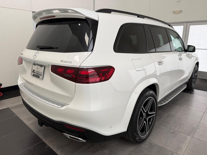 Mercedes-Benz GLS Vehicle Image 2