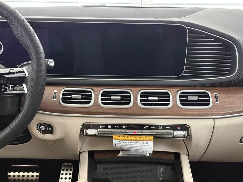 Mercedes-Benz GLS Vehicle Image 7