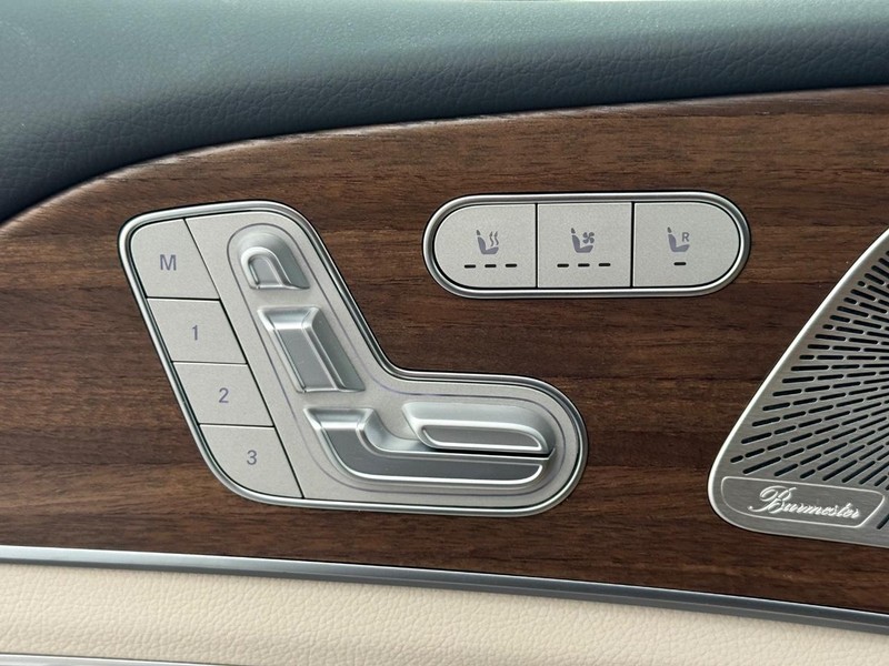 Mercedes-Benz GLS Vehicle Image 10