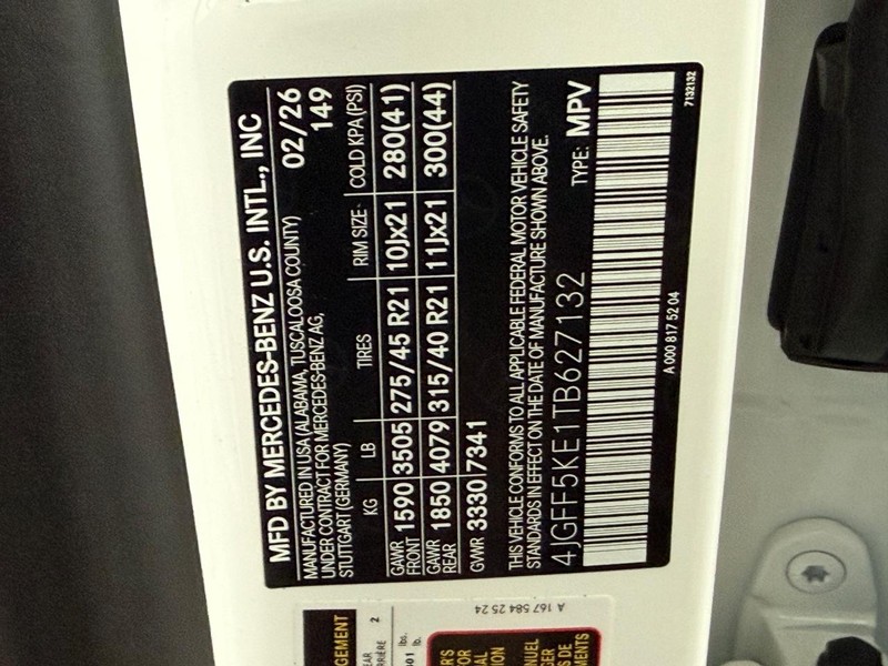 Mercedes-Benz GLS Vehicle Image 17