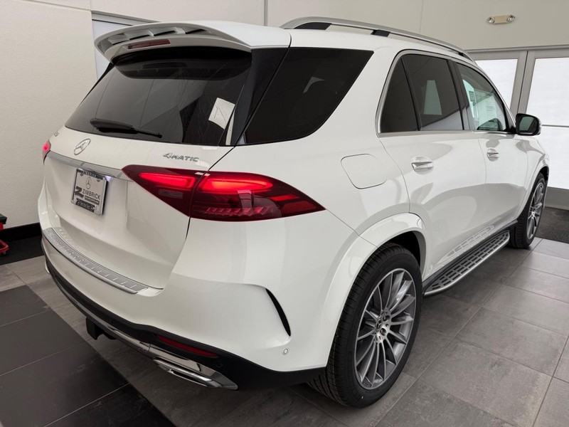 Mercedes-Benz GLE Vehicle Image 2