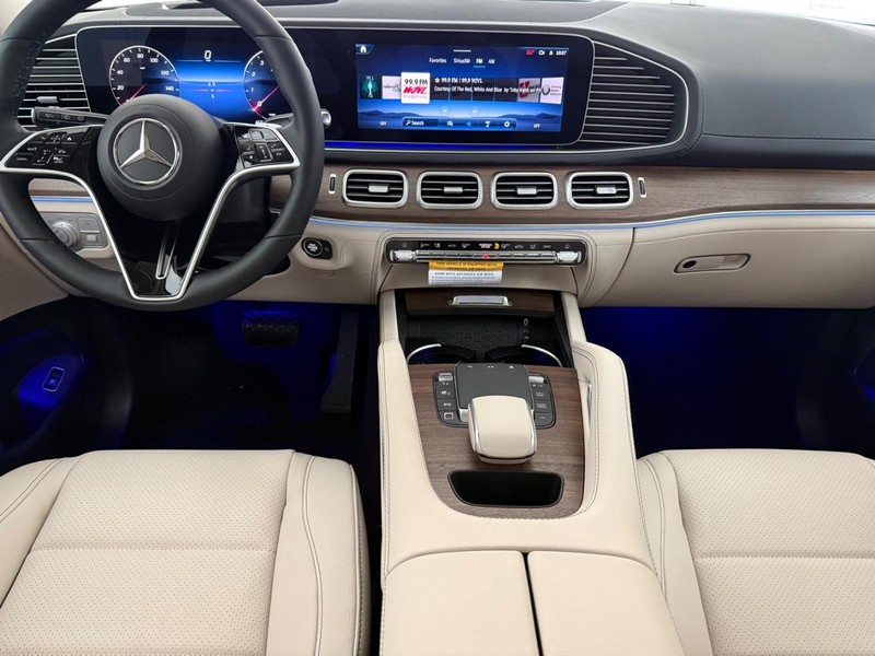 Mercedes-Benz GLE Vehicle Image 6