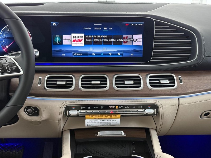 Mercedes-Benz GLE Vehicle Image 7