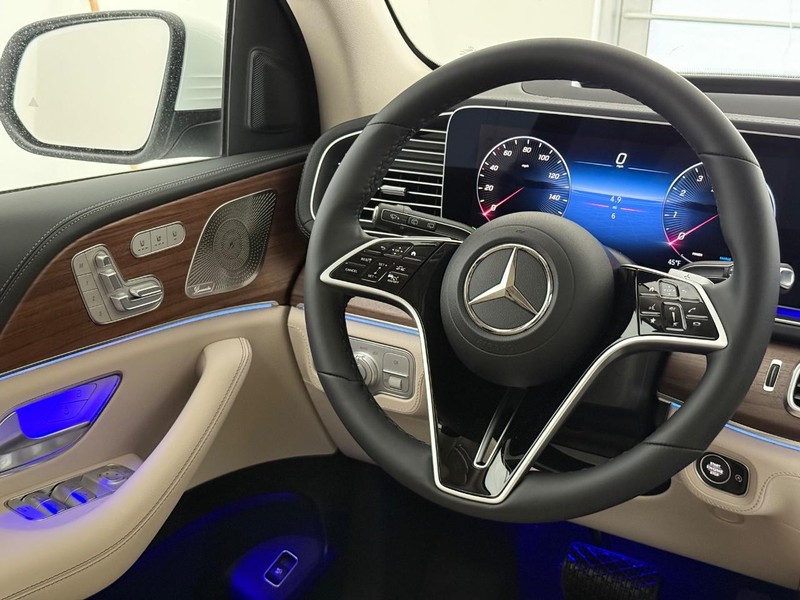 Mercedes-Benz GLE Vehicle Image 8