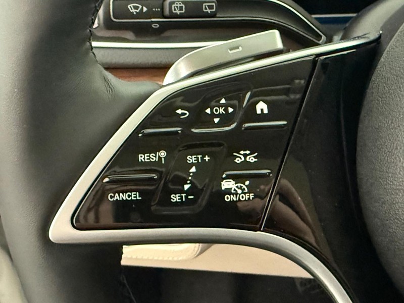 Mercedes-Benz GLE Vehicle Image 11