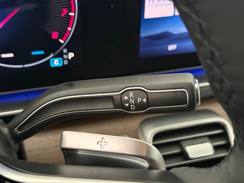 Mercedes-Benz GLE Vehicle Image 13