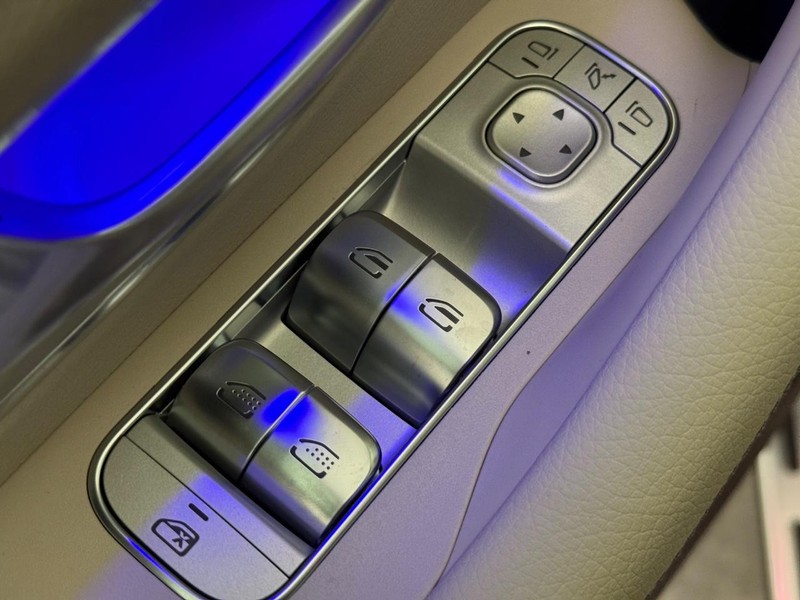 Mercedes-Benz GLE Vehicle Image 15