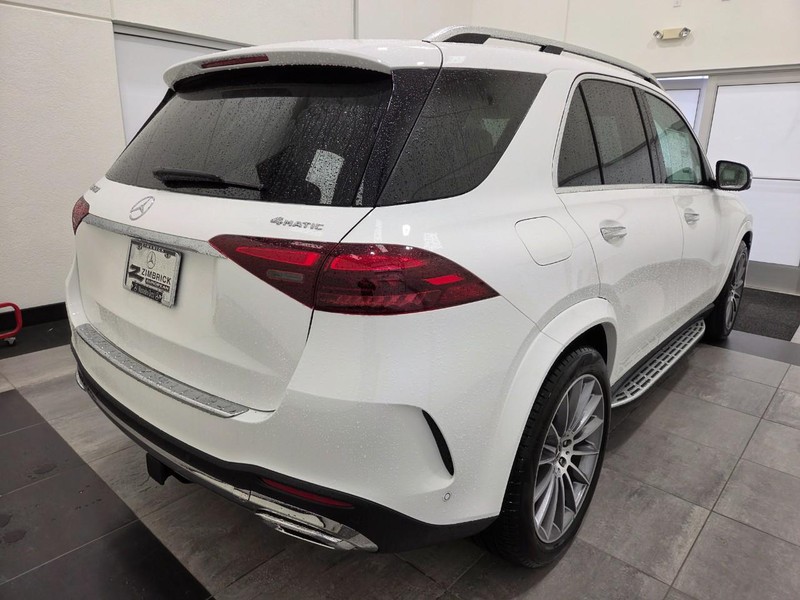 Mercedes-Benz GLE Vehicle Image 2