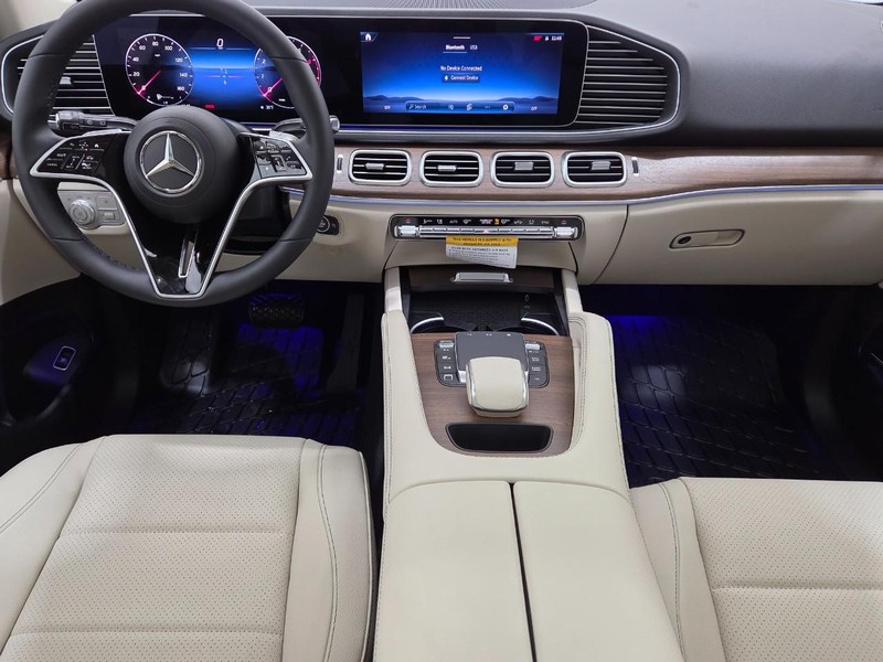 Mercedes-Benz GLE Vehicle Image 6