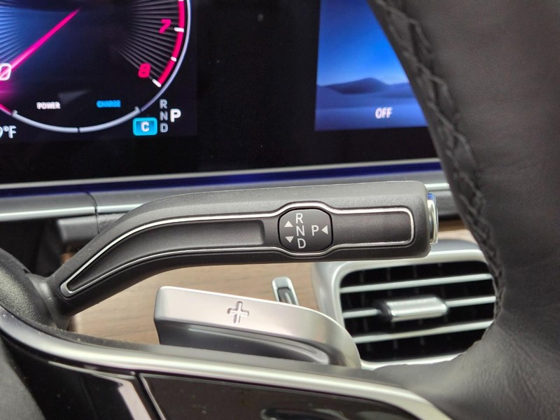 Mercedes-Benz GLE Vehicle Image 13