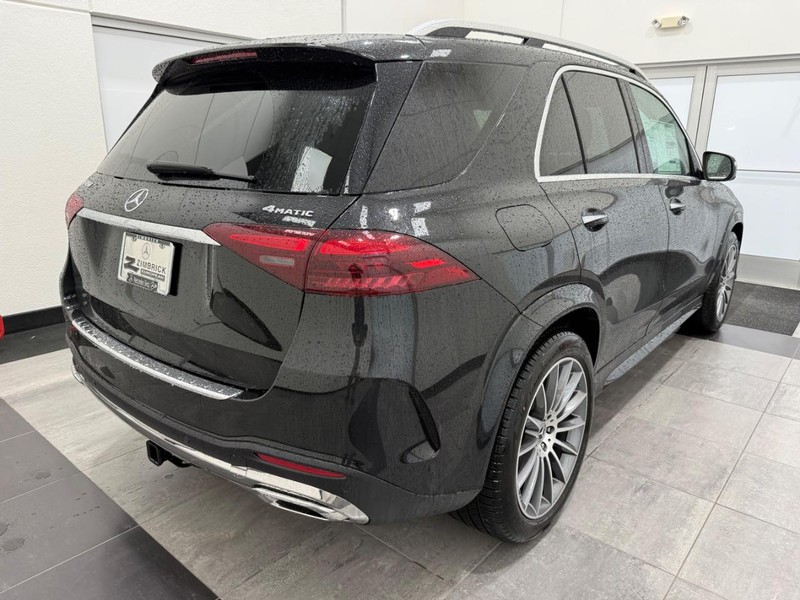 Mercedes-Benz GLE Vehicle Image 2