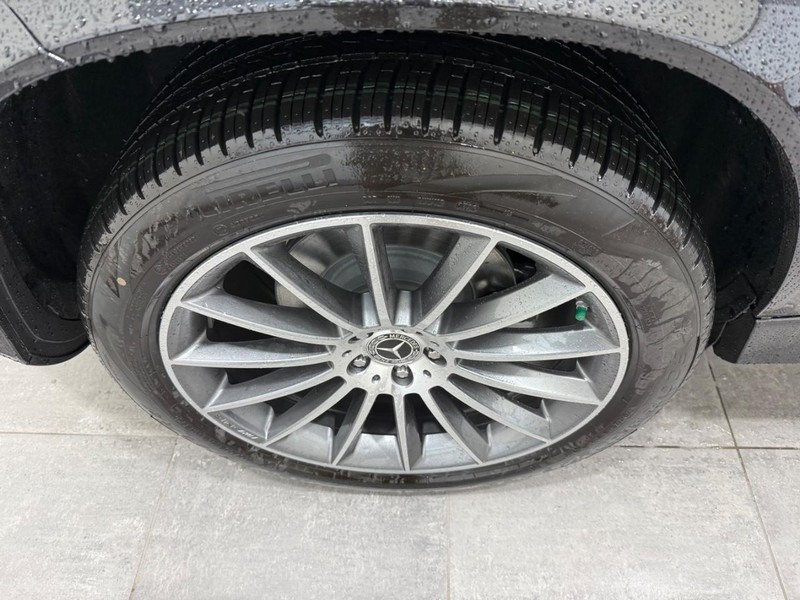 Mercedes-Benz GLE Vehicle Image 3