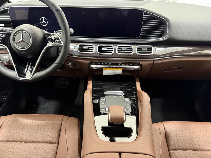 Mercedes-Benz GLE Vehicle Image 6