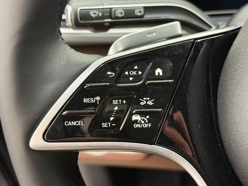 Mercedes-Benz GLE Vehicle Image 11