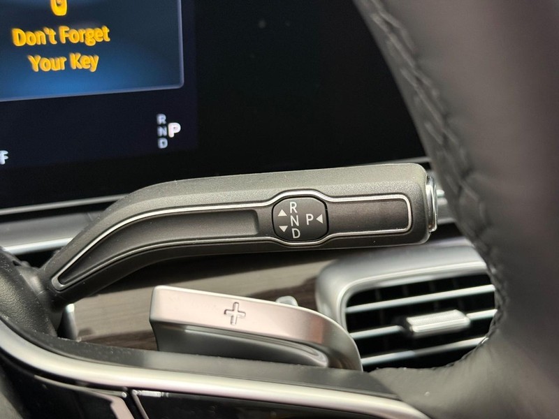 Mercedes-Benz GLE Vehicle Image 13