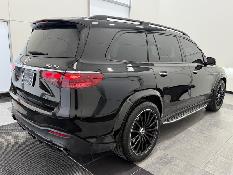 Mercedes-Benz GLS Vehicle Image 2