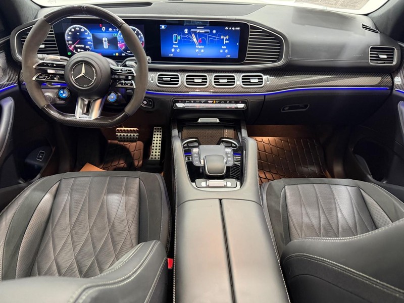 Mercedes-Benz GLS Vehicle Image 10