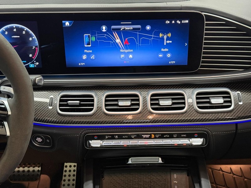 Mercedes-Benz GLS Vehicle Image 11