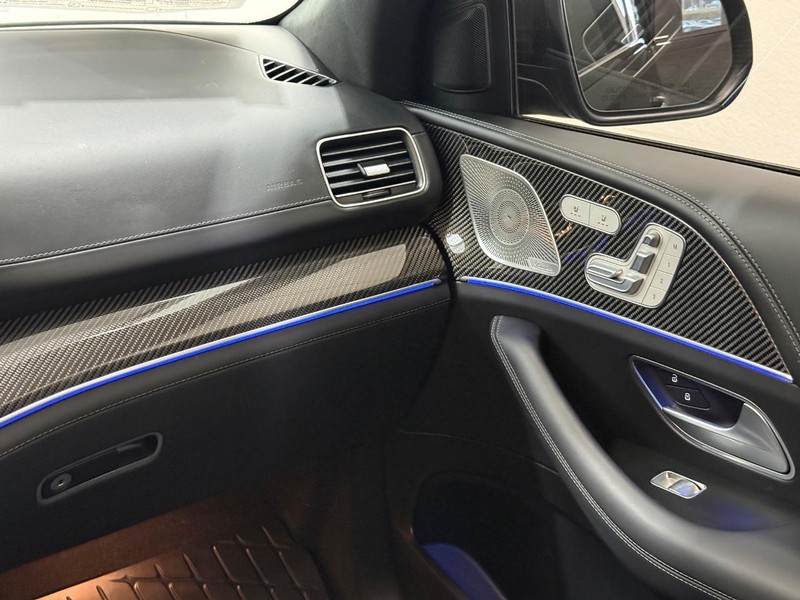 Mercedes-Benz GLS Vehicle Image 14