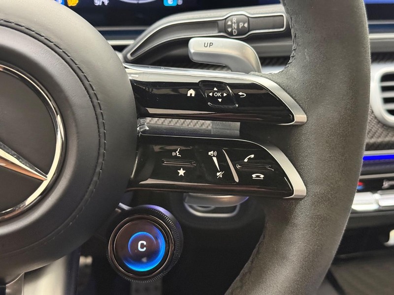 Mercedes-Benz GLS Vehicle Image 16