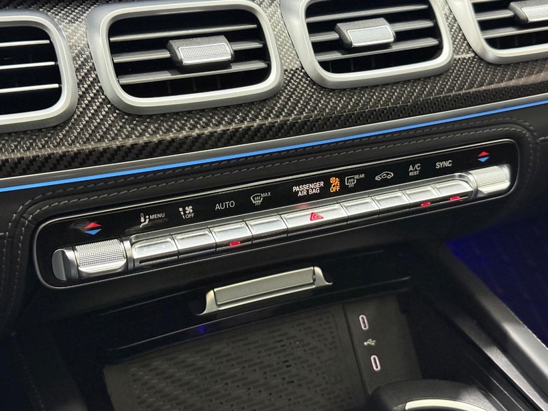 Mercedes-Benz GLS Vehicle Image 18