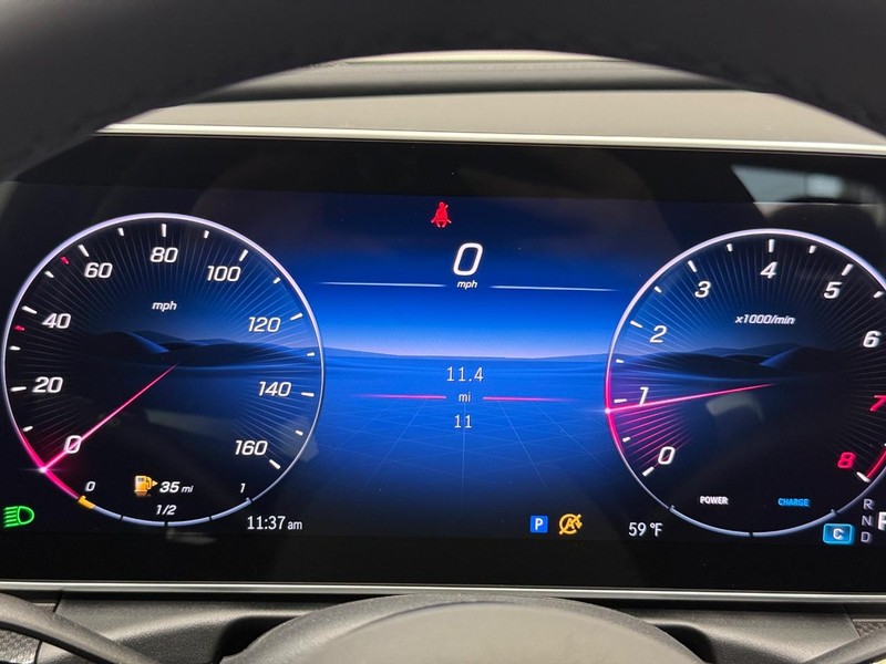 Mercedes-Benz C-Class Vehicle Image 14