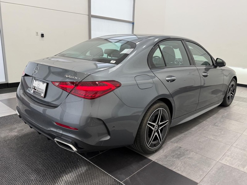 Mercedes-Benz C-Class Vehicle Image 2