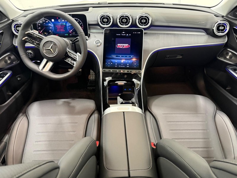 Mercedes-Benz C-Class Vehicle Image 6