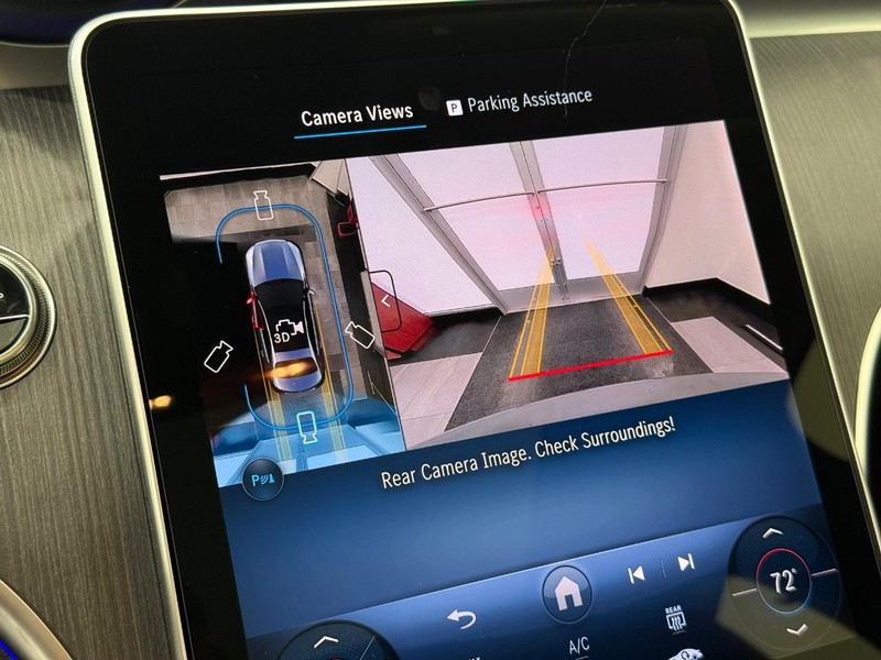 Mercedes-Benz C-Class Vehicle Image 16