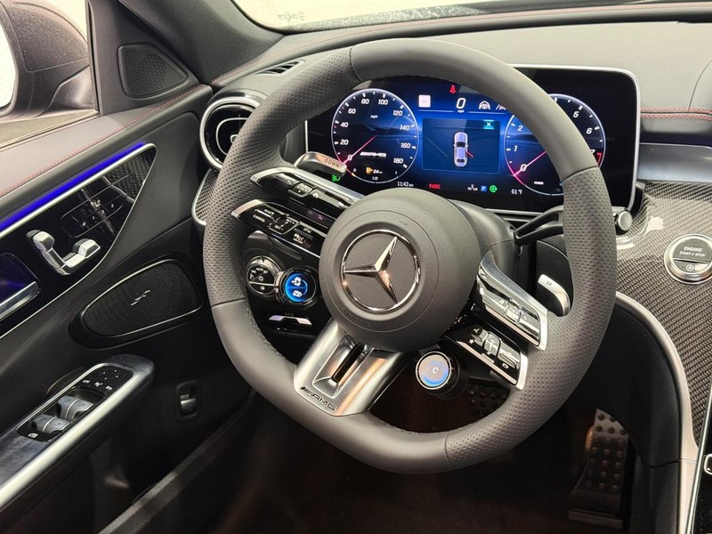 Mercedes-Benz C-Class Vehicle Image 9