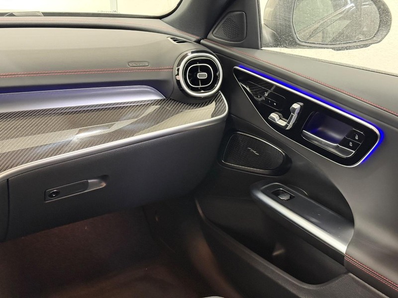 Mercedes-Benz C-Class Vehicle Image 10