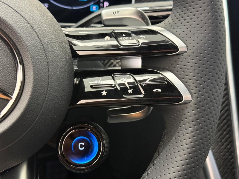 Mercedes-Benz C-Class Vehicle Image 13