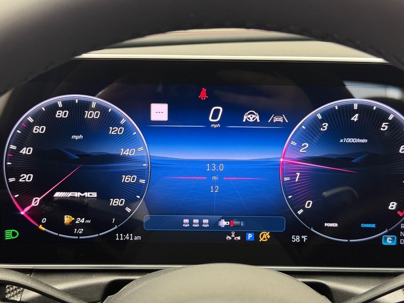 Mercedes-Benz C-Class Vehicle Image 14