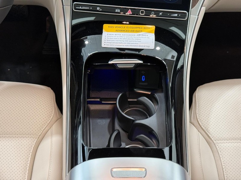 Mercedes-Benz GLC Vehicle Image 8