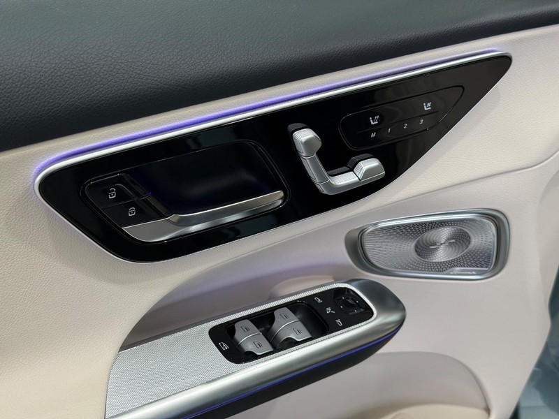 Mercedes-Benz GLC Vehicle Image 11