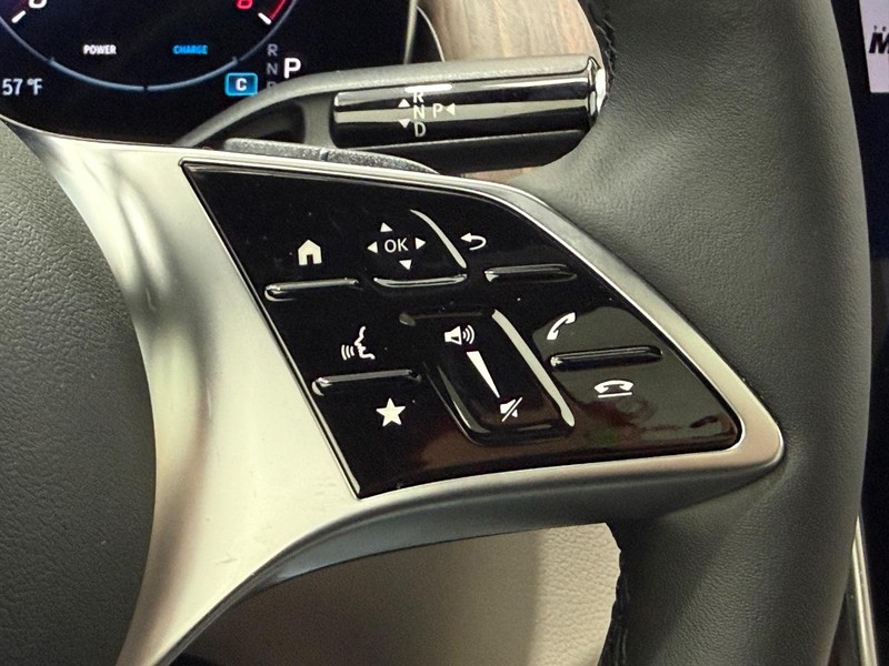 Mercedes-Benz GLC Vehicle Image 13